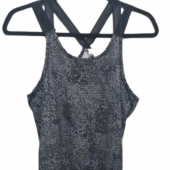 Under Armour, Colors: Black, Gray and White,tank top,  size XS. - Picture 8 of 8